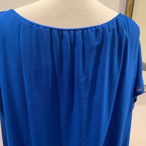 VINCE CAMUTO COBALT BLUE FLUTTER SHORT SLEEVE NWOT - Picture 3 of 7